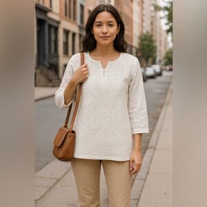 Elegant White Embroidered Women's Top. Size M. Very good condition. Fast 📦🚚